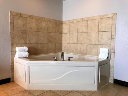 Country Inn & Suites by Radisson Zion IL - image 10