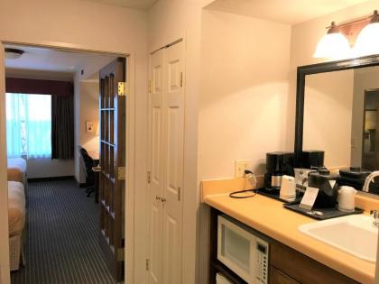 Country Inn & Suites by Radisson Zion IL - image 13