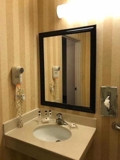 Country Inn & Suites by Radisson Zion IL - image 2