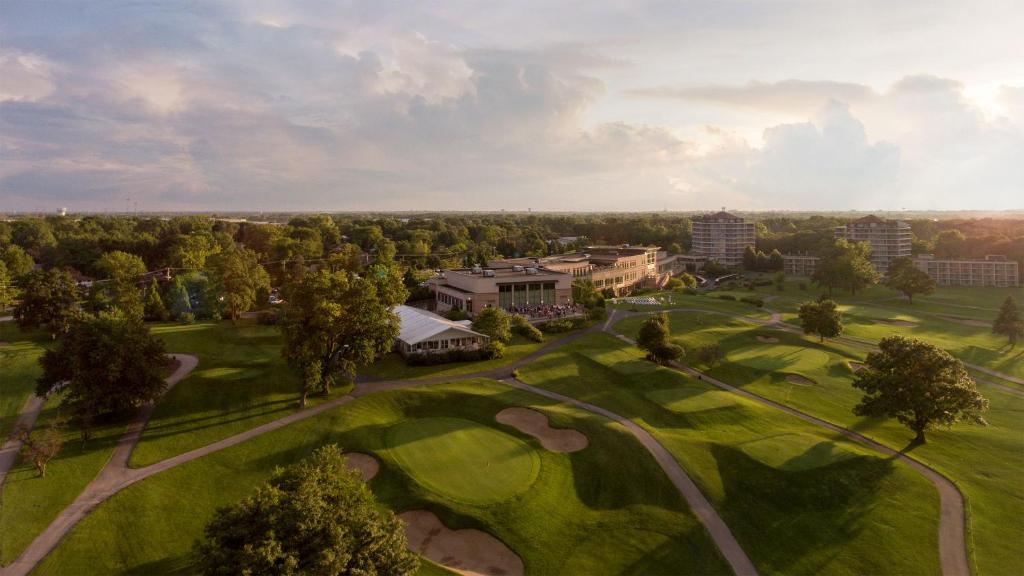 Eaglewood Resort & Spa - main image