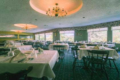 Town & Country Inn & Resort - image 16
