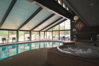 Town & Country Inn & Resort - image 19