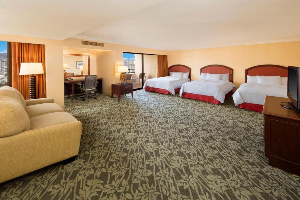 Hilton Hawaiian Village Waikiki Beach Resort - image 3