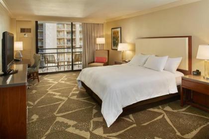Hilton Hawaiian Village Waikiki Beach Resort - image 6