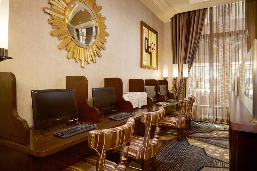 Hilton Grand Vacations Suites on the Las Vegas Strip - image 5