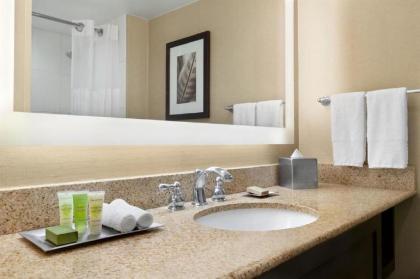 Hilton Singer Island Oceanfront Palm Beaches Resort - image 2