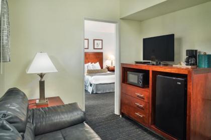 The Beachcomber St. Pete Beach Resort & Hotel - image 18