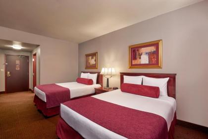 Four Queens Hotel and Casino - image 8