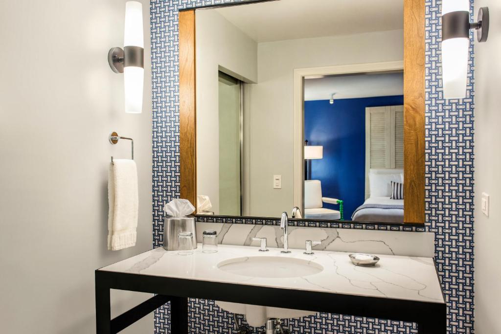 Paradise Point Resort & Spa - image 5