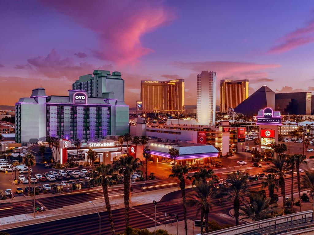 OYO Hotel and Casino Las Vegas - main image