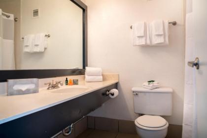 OYO Hotel and Casino Las Vegas - image 10