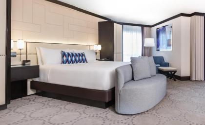 Harrah's Las Vegas Hotel & Casino - image 3
