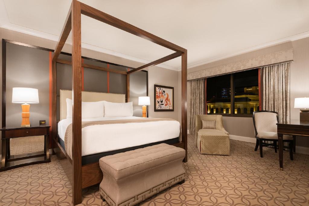 Caesars Palace Hotel & Casino - image 3