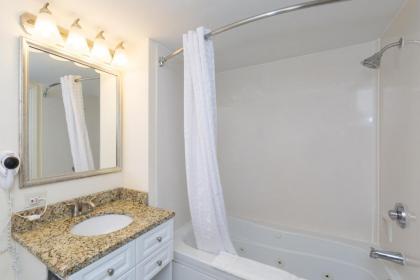 Bay Watch Resort & Conference Center - image 20