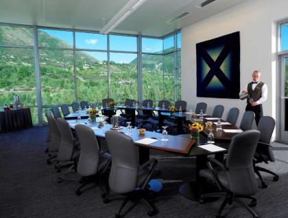 Aspen Meadows Resort - image 11