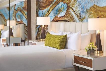 Mandalay Bay - image 12