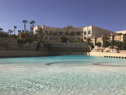 Mandalay Bay - image 8