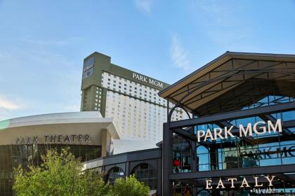 Park MGM Las Vegas - image 20