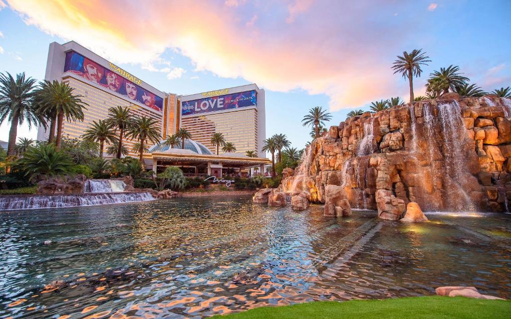 The Mirage - main image