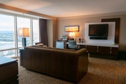 The Mirage - image 11