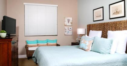Naples Bay Resort and Marina - image 6