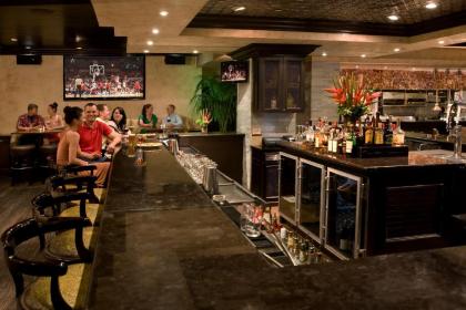 Key West Marriott Beachside Hotel - image 5