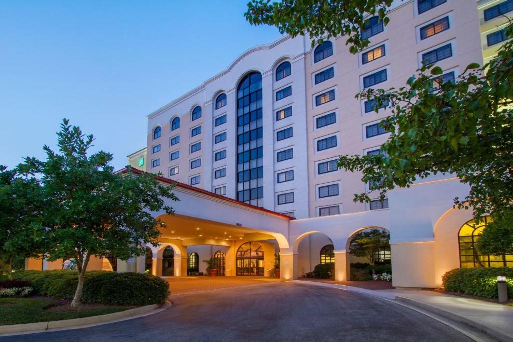 Embassy Suites Greenville Golf Resort & Conference Center - main image