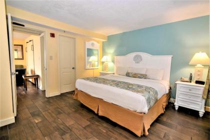 Monterey Bay Suites - image 10