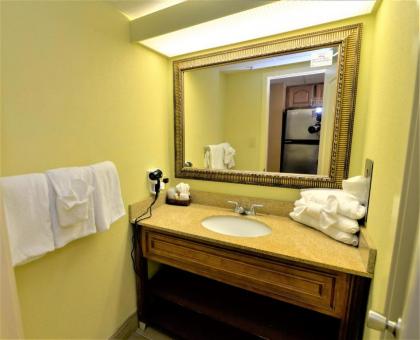 Monterey Bay Suites - image 18