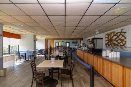 Monterey Bay Suites - image 8