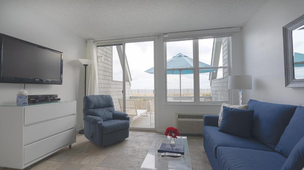 The Surf Club Resort - image 4