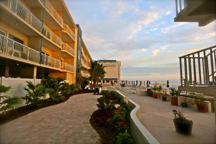 Shoreline Island Resort - Exclusively Adult - image 10