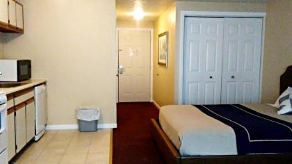 Grand Beach Inn - image 20