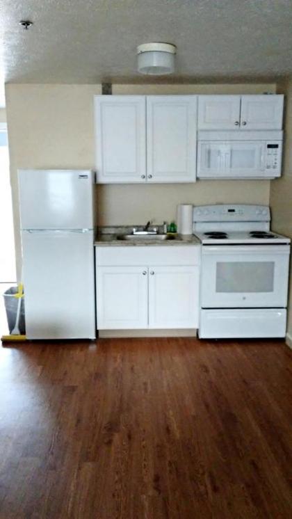 Grand Beach Inn - image 3