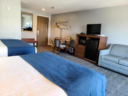 Hampton Village Inn - image 14