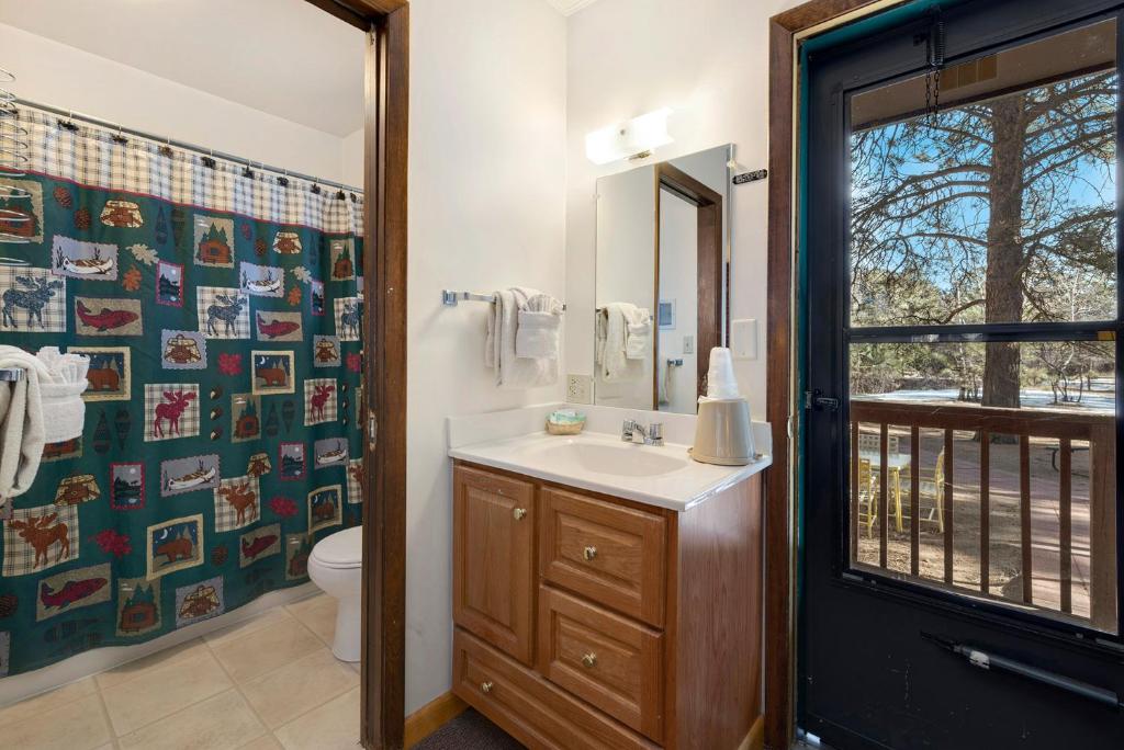 Nicky's Resort - image 4