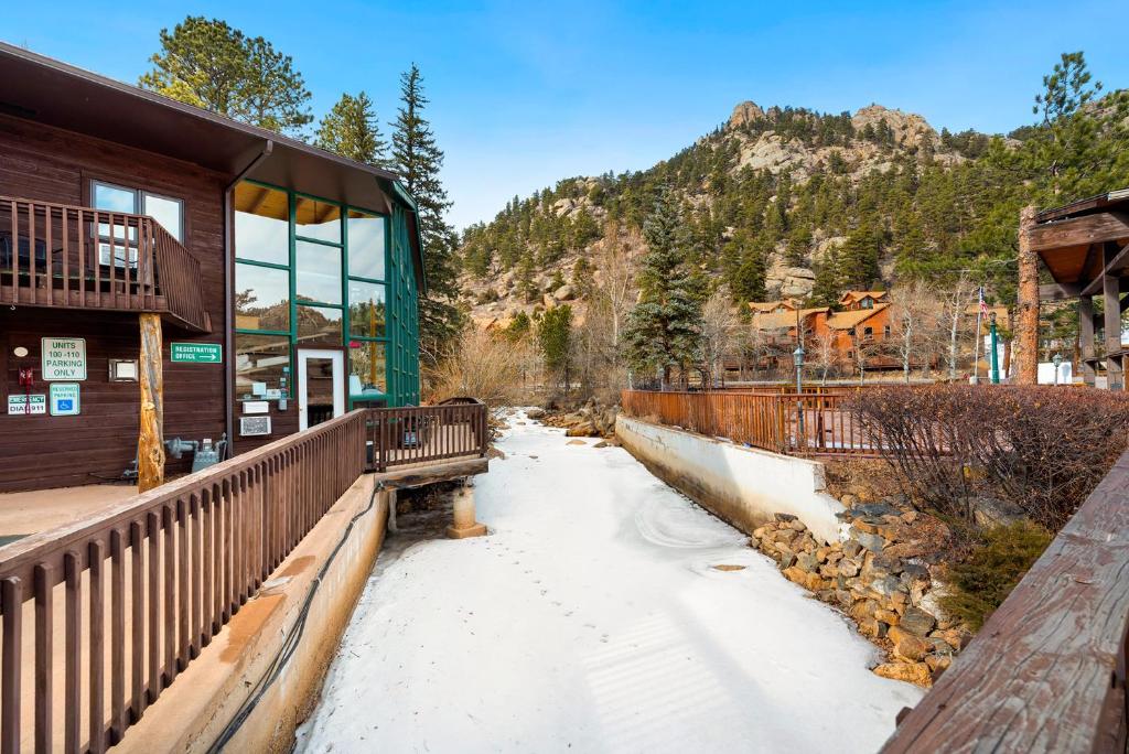 Nicky's Resort - image 5
