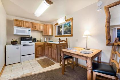 Nicky's Resort - image 6