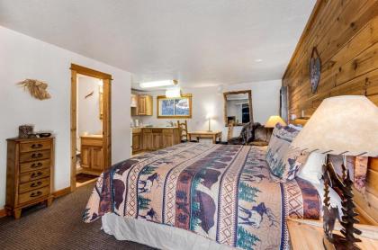 Nicky's Resort - image 9