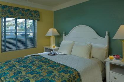 Hibiscus Oceanfront Resort - image 10
