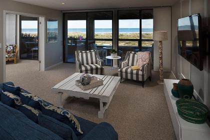 Hibiscus Oceanfront Resort - image 4