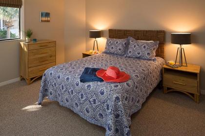 Hibiscus Oceanfront Resort - image 6