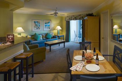 Hibiscus Oceanfront Resort - image 9