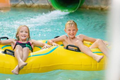 Hope Lake Lodge & Indoor Waterpark - image 15