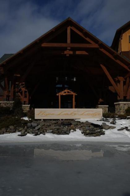 Hope Lake Lodge & Indoor Waterpark - image 5