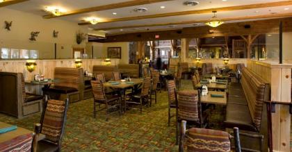 Hope Lake Lodge & Indoor Waterpark - image 7