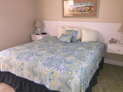 Tuckaway Shores Resort - image 9