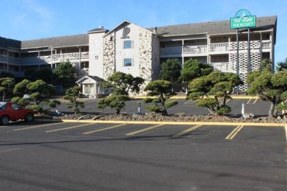 Hi Tide Oceanfront Inn - image 1