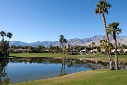 DoubleTree by Hilton Golf Resort Palm Springs - image 3