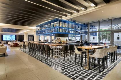 Loews Miami Beach Hotel - image 9